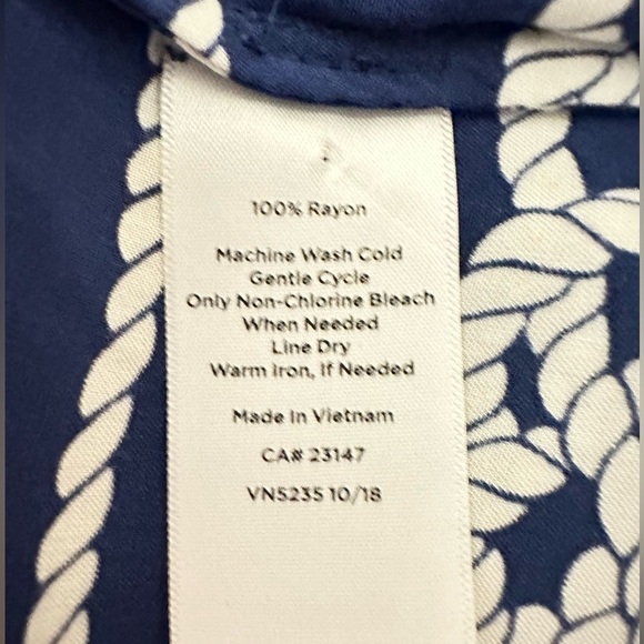 LADIES NAVY BLUE TOP WITH WHITE ROPE LIKE DESIGNS - Picture 2 of 2